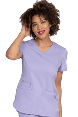 Lavendel 3 Taschen Damen Stretch Kasack getragen von einem Model