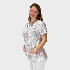 Vital Vibez Schmetterlings Kasack getragen von einem Model